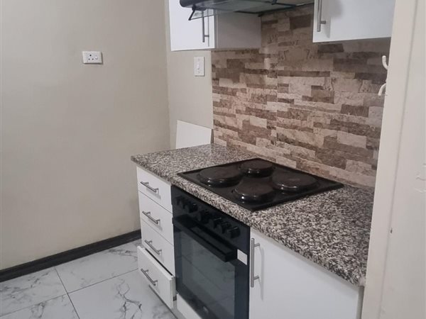 1 Bedroom Flat 1 Bedroom Flat