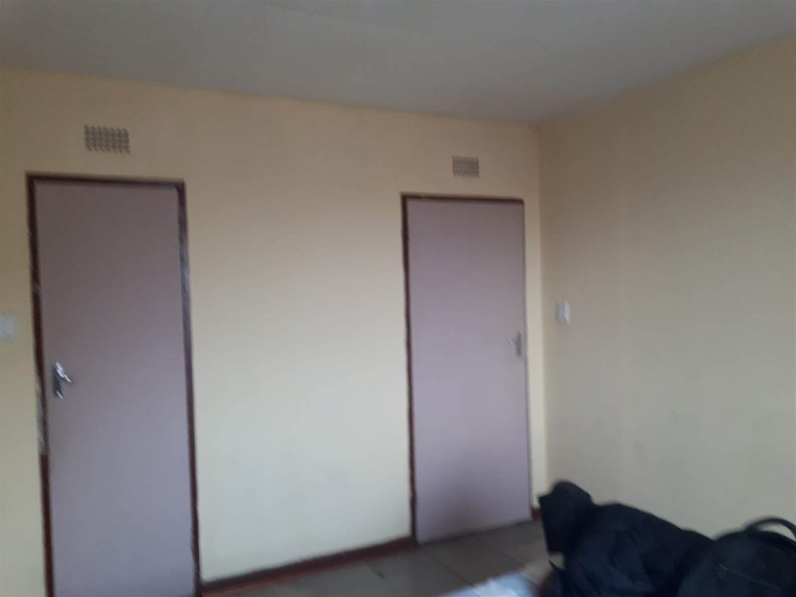 1 Bed Apartment in Sophiatown photo number 12
