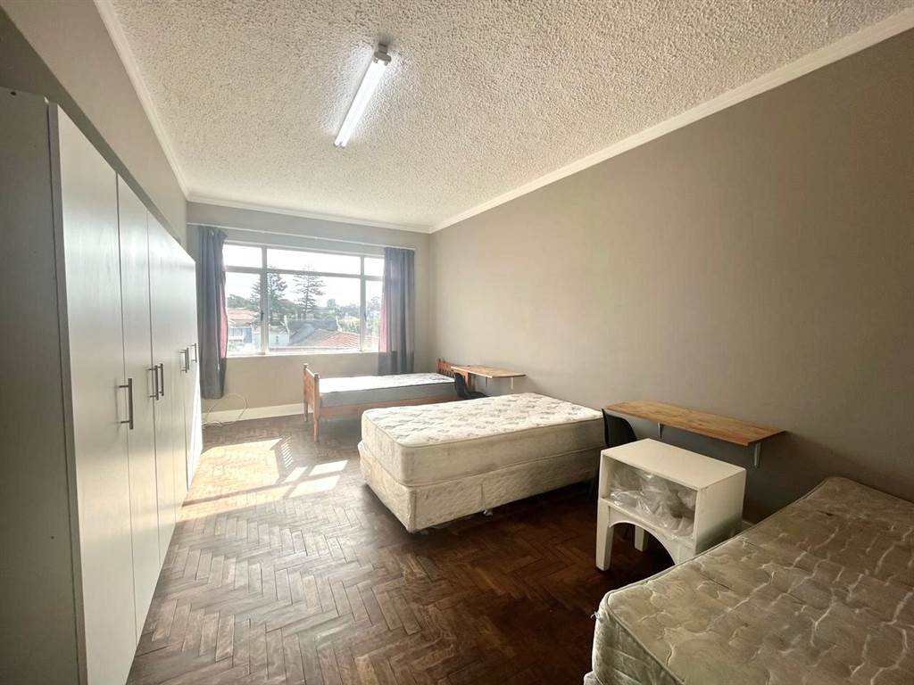 2 Bed Apartment in Port Elizabeth Central photo number 26