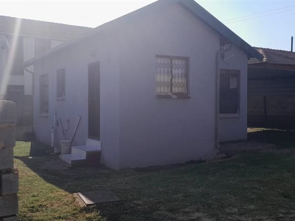 2 Bedroom House 2 Bedroom House