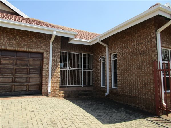 3 Bed Townhouse in Gholfsig