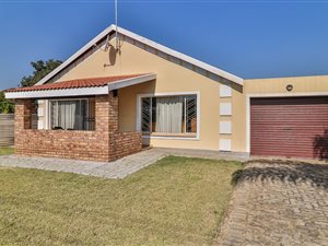 3 Bed House in Claremont