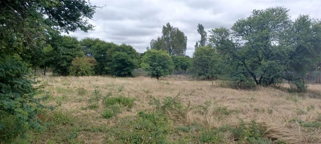 935 m² Land available in Meerhof photo number 3