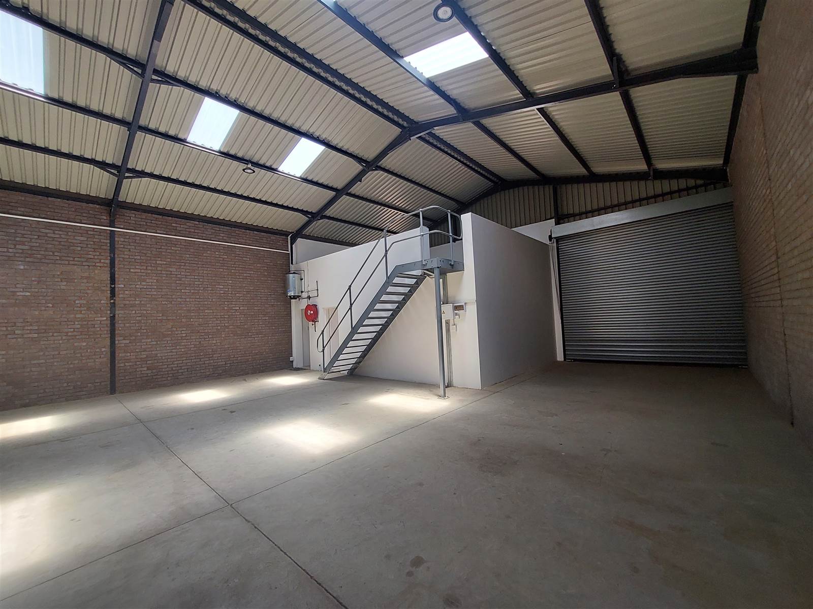 280  m² Industrial space in Anderbolt photo number 5