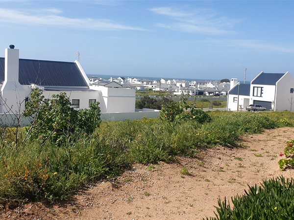 758 m² Land