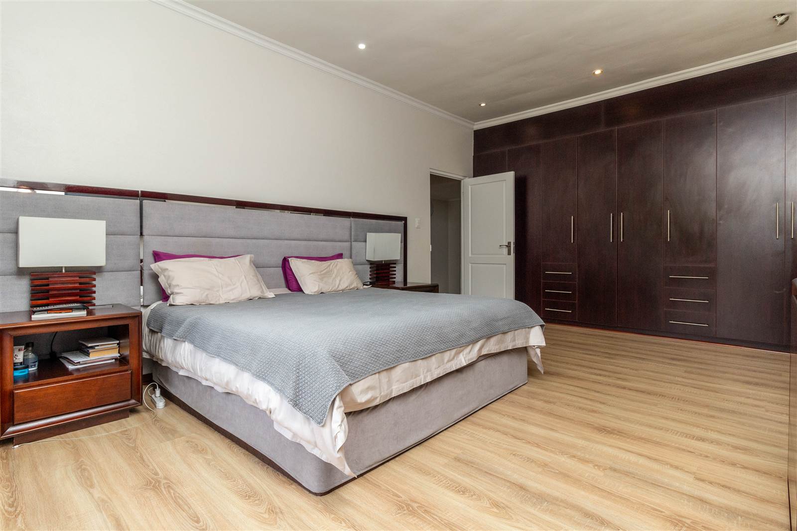 4 Bed House in Sydenham photo number 14