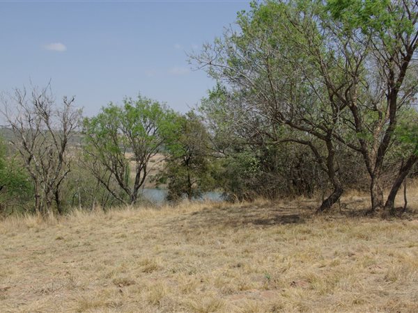 980 m² Land available in Boschkop