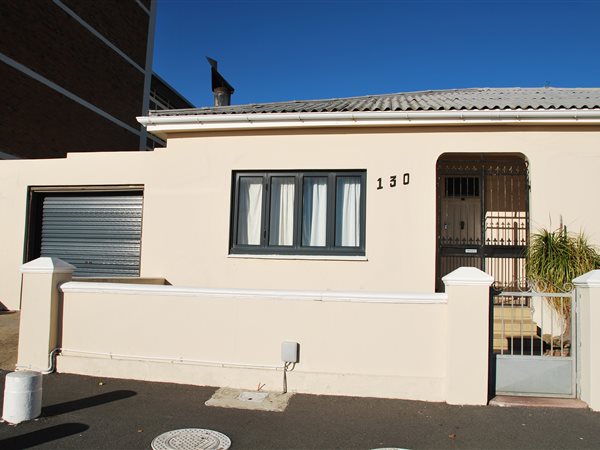 10 Bed House in Strand North