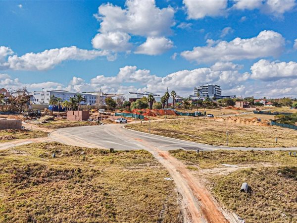 837 m² Land available in Eagle Canyon Golf Estate