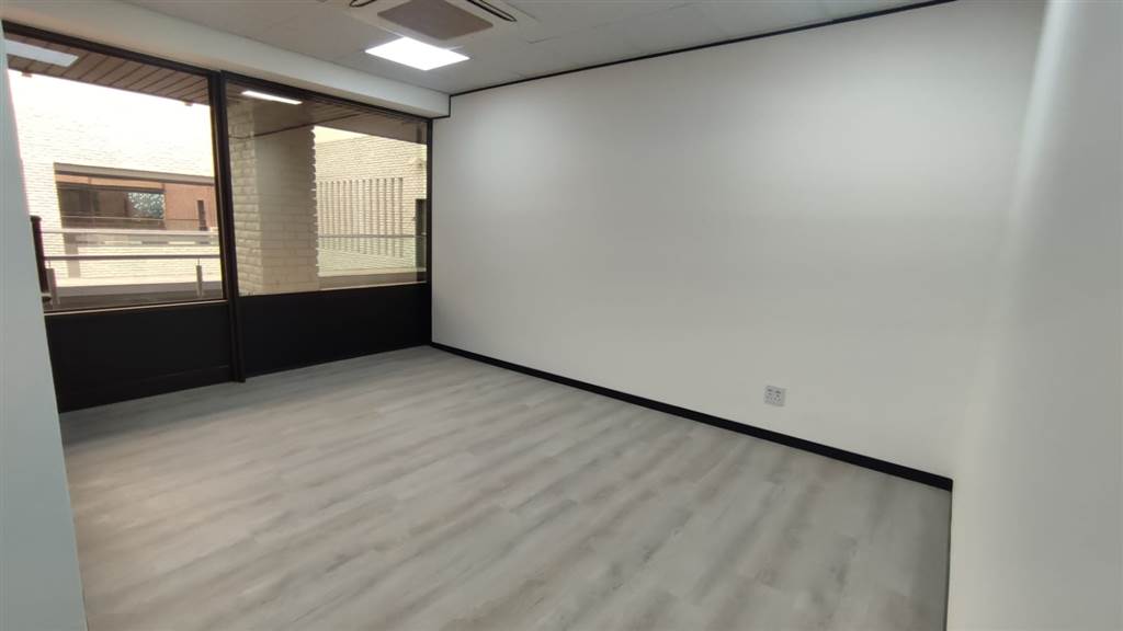 333.1  m² Commercial space in Bedfordview photo number 5