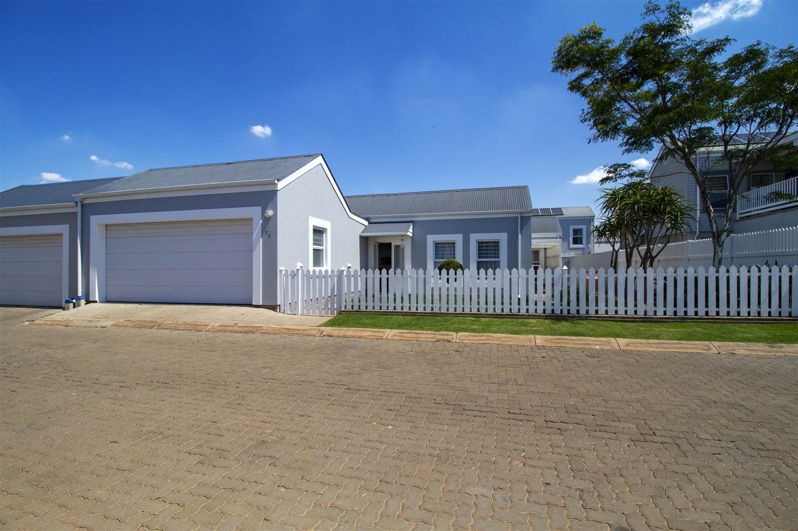 3 Bed House in Waterkloof Park photo number 1