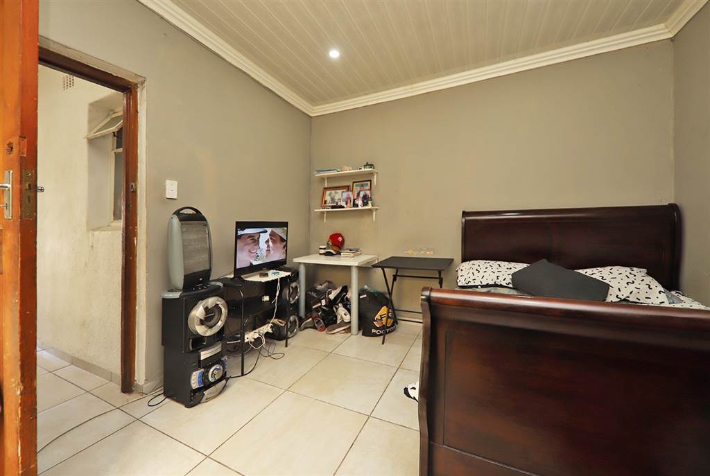 3 Bed House in Matroosfontein photo number 17