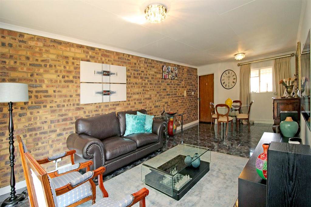 2 Bed Apartment in Eastleigh photo number 15
