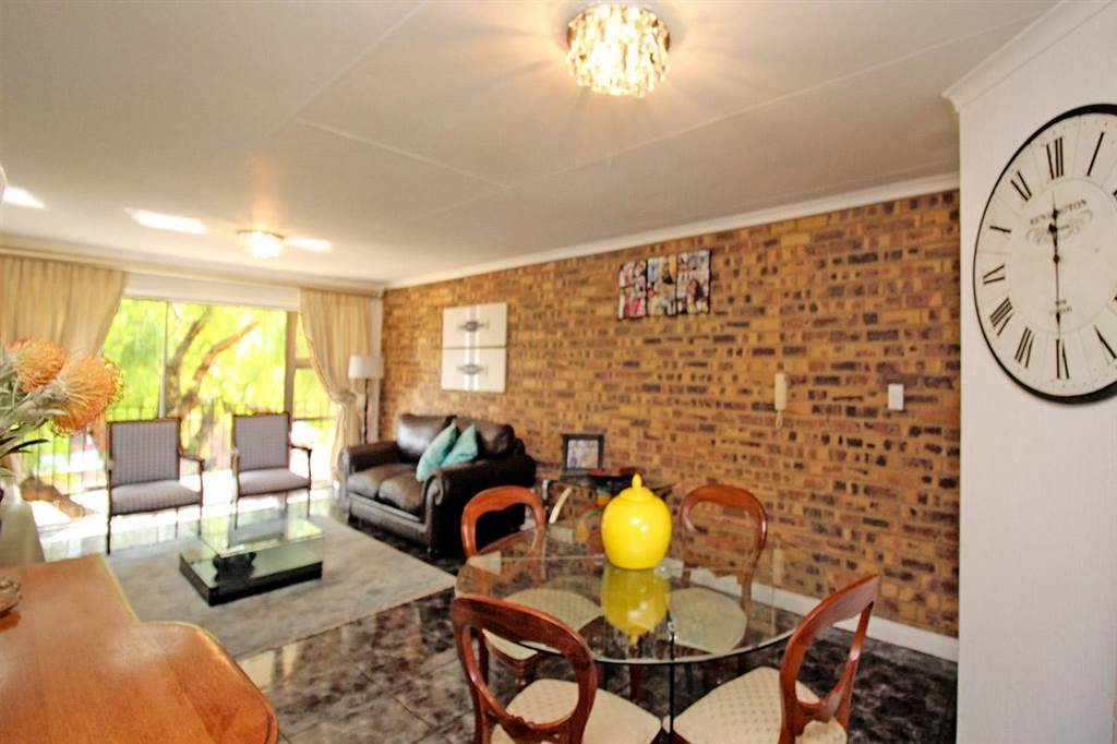 2 Bed Apartment in Eastleigh photo number 17