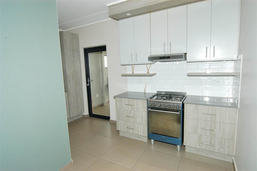 2 Bed Apartment in Kyalami photo number 25