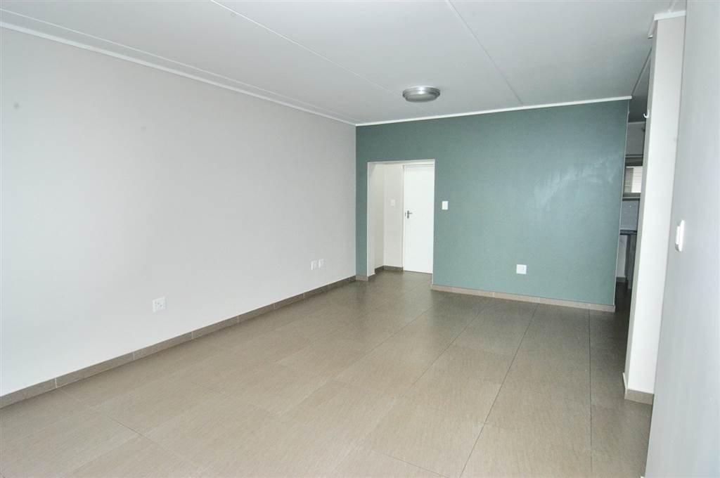 2 Bed Apartment in Kyalami photo number 30