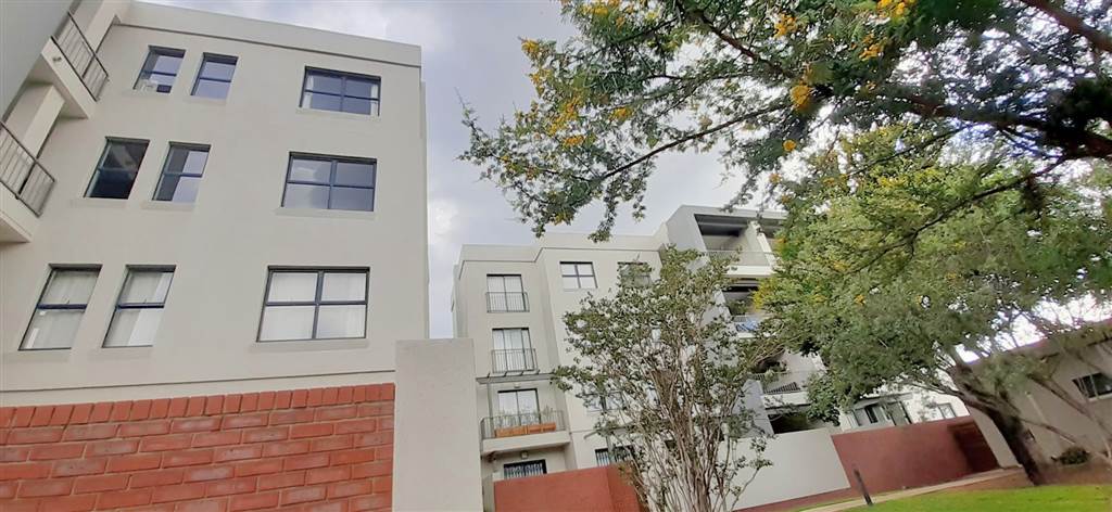 2 Bed Apartment in Kyalami photo number 2