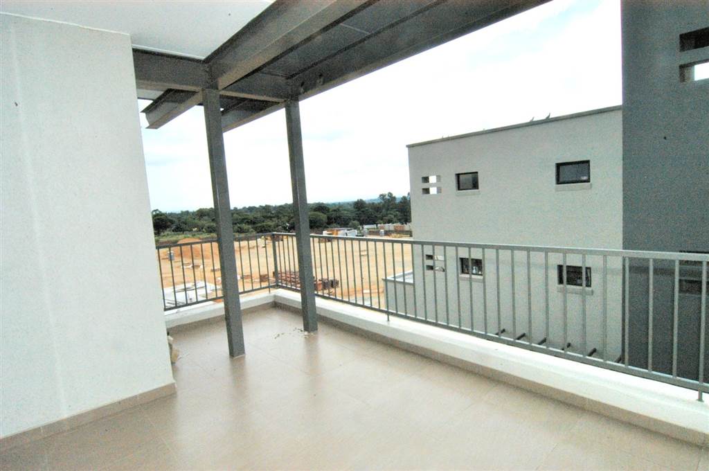 2 Bed Apartment in Kyalami photo number 28