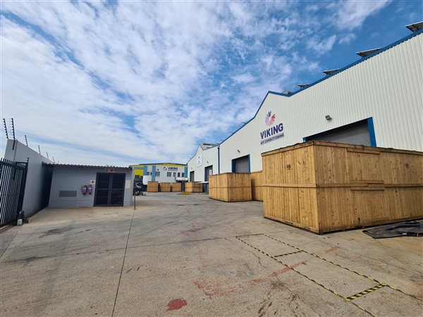 3 608  m² Industrial space