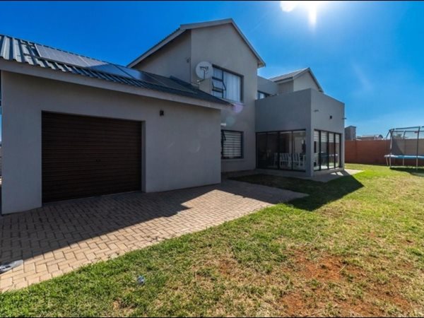 4 Bedroom House 4 Bedroom House
