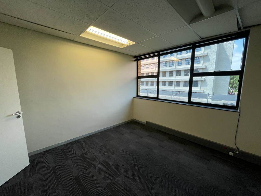 208  m² Commercial space in Rosebank photo number 18