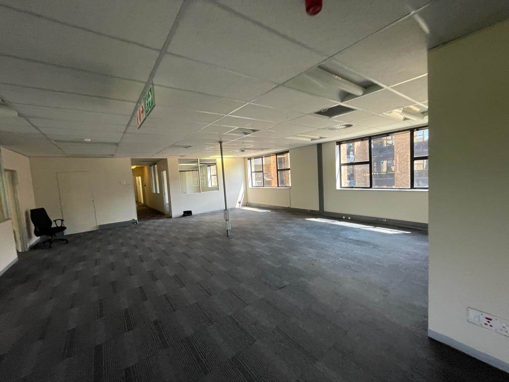 208  m² Commercial space in Rosebank photo number 16