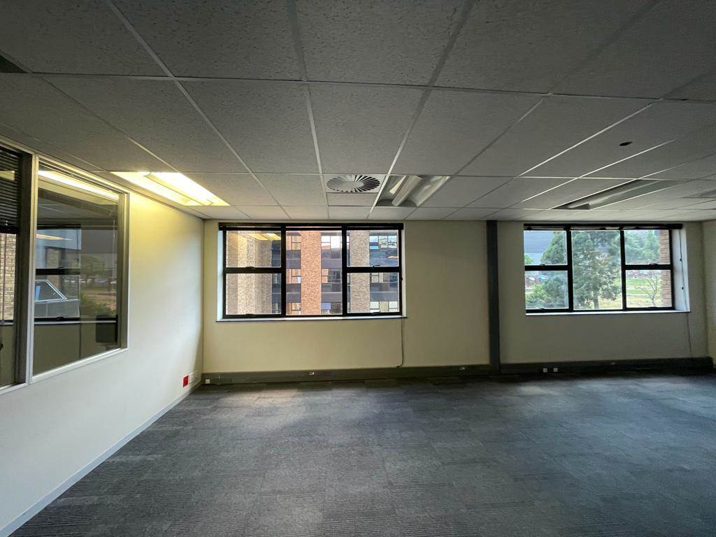 208  m² Commercial space in Rosebank photo number 14