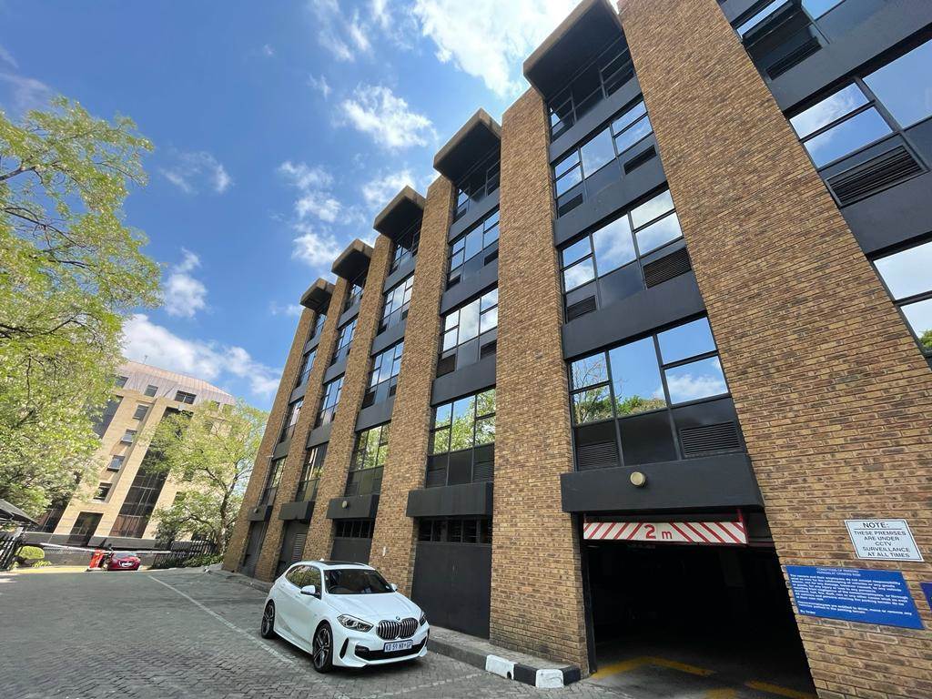 208  m² Commercial space in Rosebank photo number 2