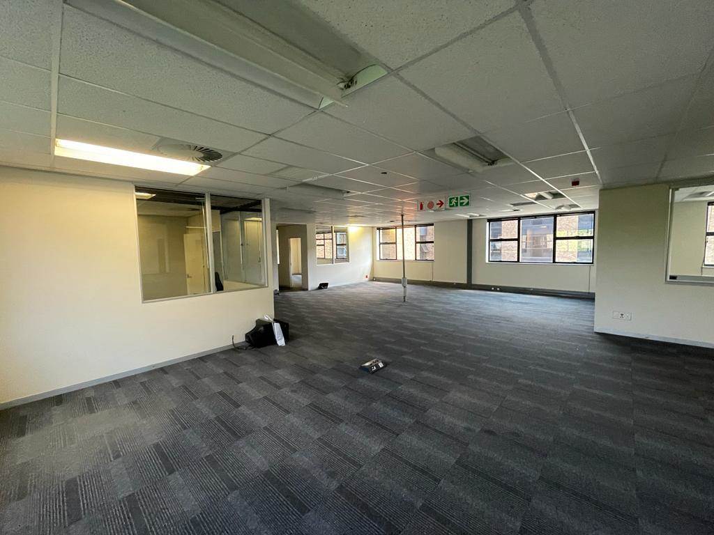 208  m² Commercial space in Rosebank photo number 12