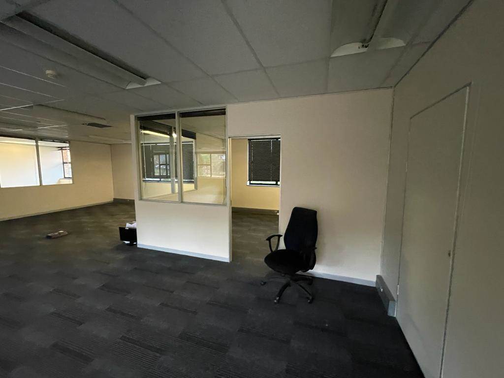 208  m² Commercial space in Rosebank photo number 9