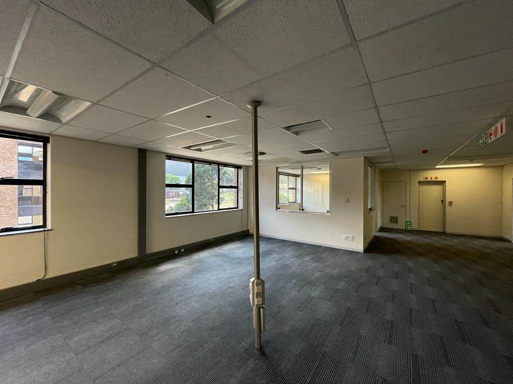 208  m² Commercial space in Rosebank photo number 11