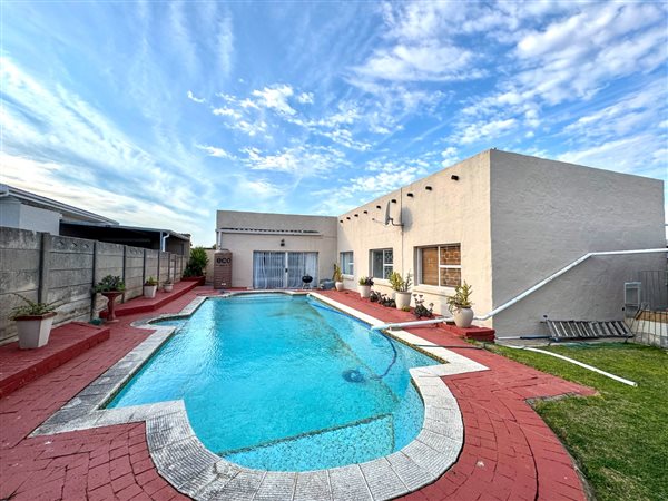 3 Bedroom House 3 Bedroom House