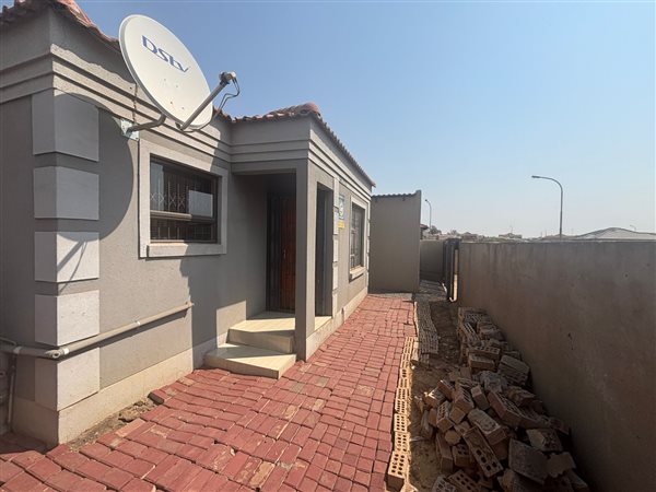 2 Bedroom House 2 Bedroom House