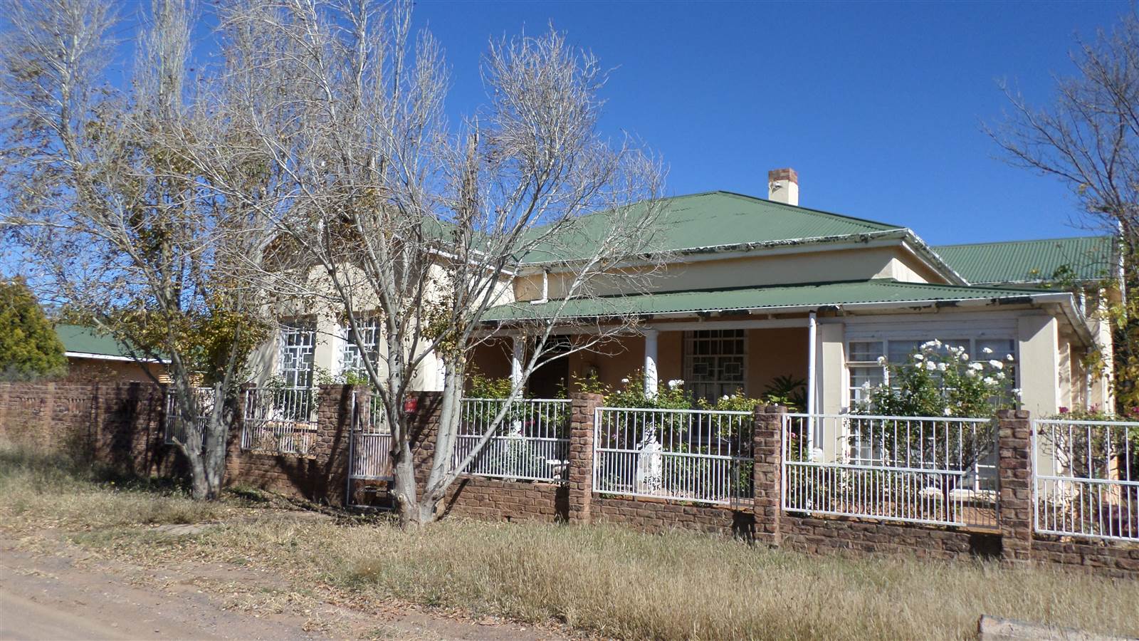 4 Bed House in Steynsburg photo number 2