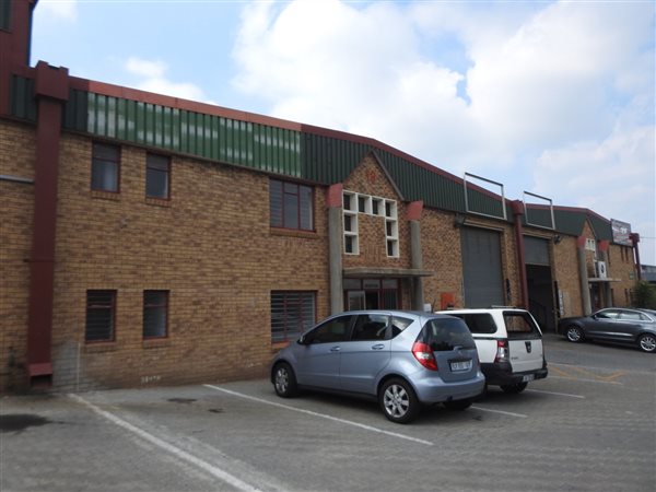 519  m² Industrial space in Louwlardia