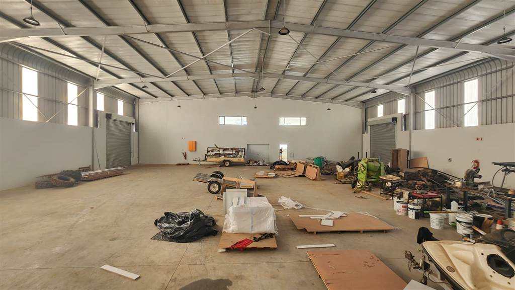 828  m² Industrial space in Shakas Head photo number 11