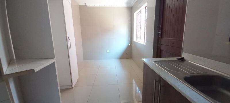 3 Bed House in Pietermaritzburg Central photo number 7