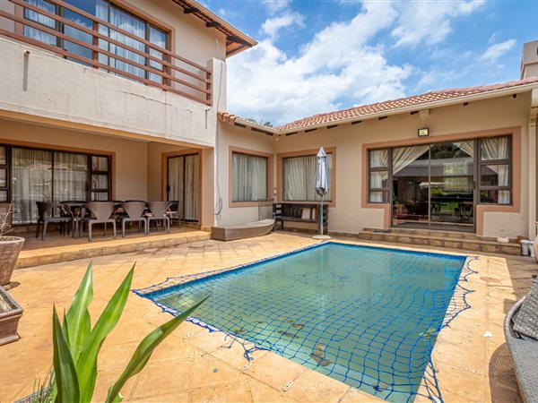 4 Bed House in Ruimsig