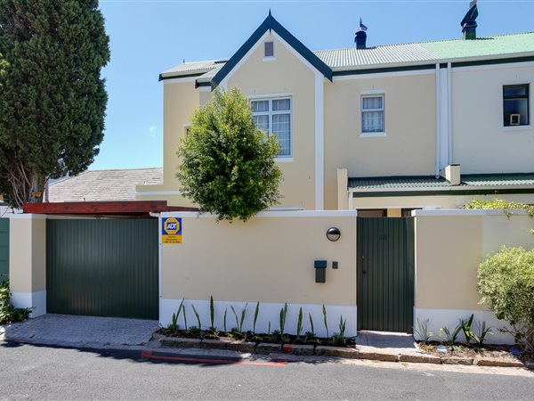 3 Bedroom Townhouse 3 Bedroom Townhouse