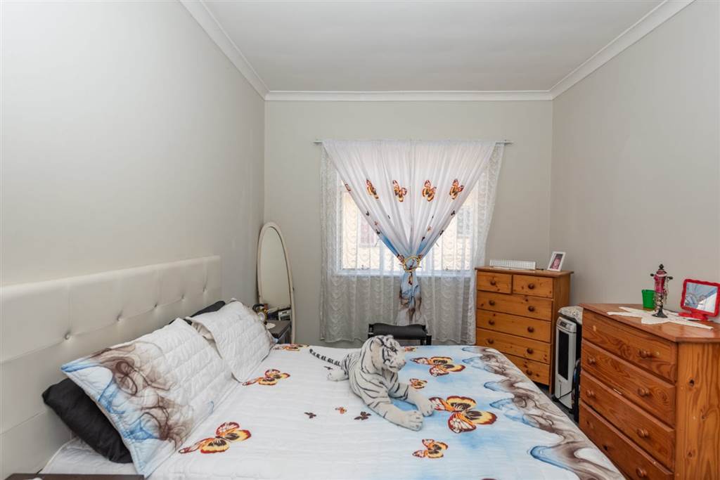 3 Bed Townhouse in Bethelsdorp photo number 13
