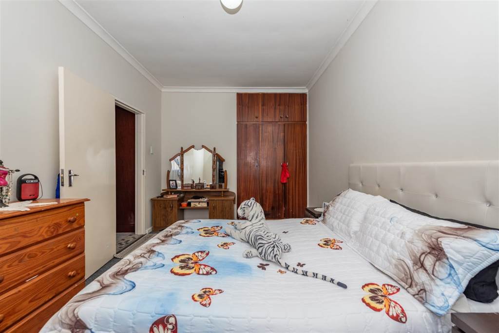 3 Bed Townhouse in Bethelsdorp photo number 12