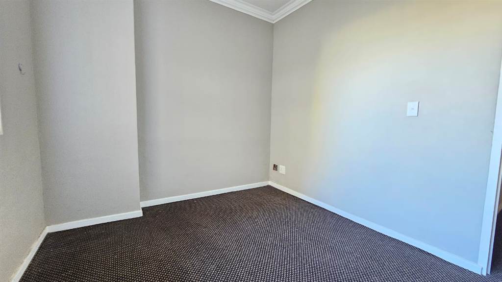 2 Bed Apartment in New Town Centre photo number 8