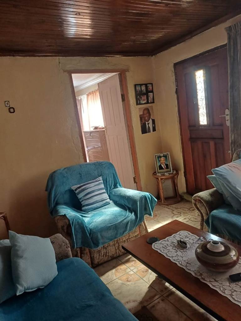 2 Bed House in Zwide photo number 6