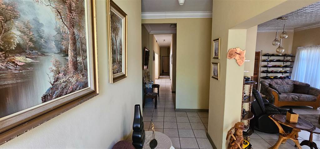 4 Bed House in Polokwane Central photo number 12