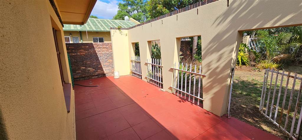 4 Bed House in Polokwane Central photo number 10