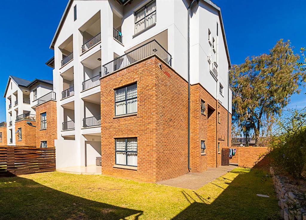 3 Bed Apartment in Olivedale photo number 22
