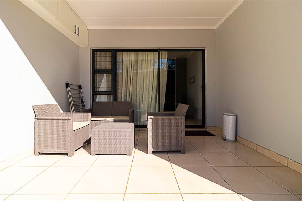 3 Bed Apartment in Olivedale photo number 18