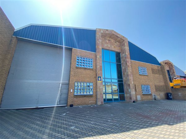 1 250  m² Industrial space