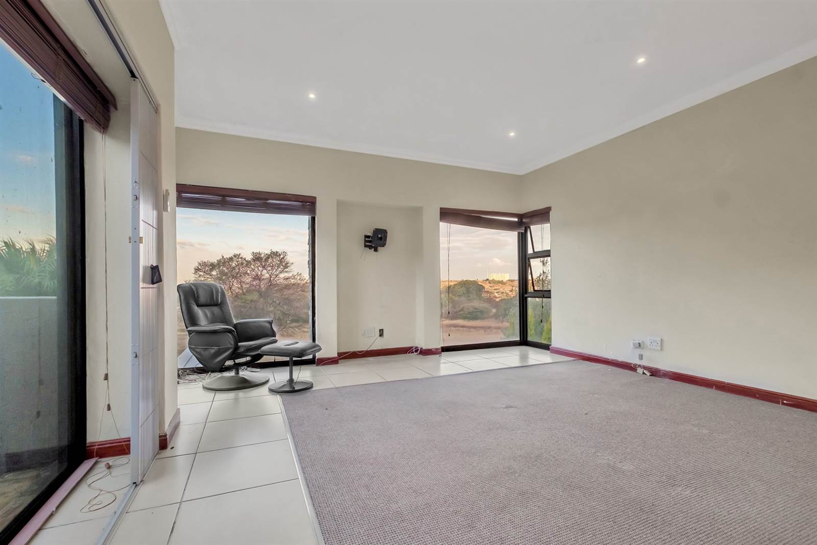 4 Bed Cluster in Northcliff photo number 18