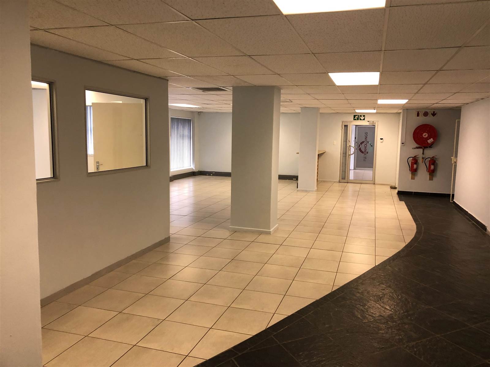 251  m² Commercial space in Kyalami photo number 2